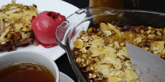 Рецепт фруктовой запеканки с гранолой и кокосовым молоком