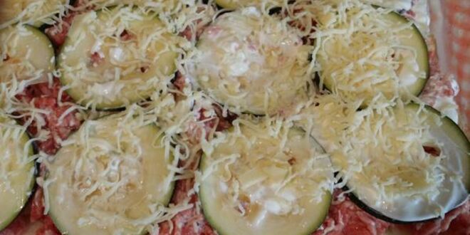 Рецепт кабачковой запеканки в сметане под сыром