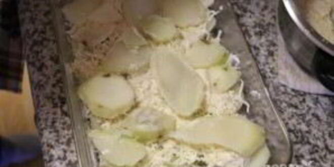 Рецепт картофельной запеканки с двумя видами сыра