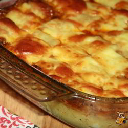 Рецепт Картофельной запеканки с говяжьим фаршем, пекинской капустой, кабачками и сыром сулугуни