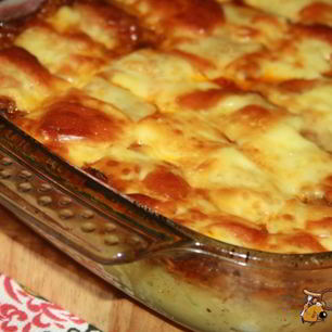 Рецепт Картофельной запеканки с говяжьим фаршем, пекинской капустой, кабачками и сыром сулугуни