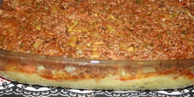 Рецепт картофельной запеканки с говяжьим фаршем, пекинской капустой, кабачками и сыром сулугуни