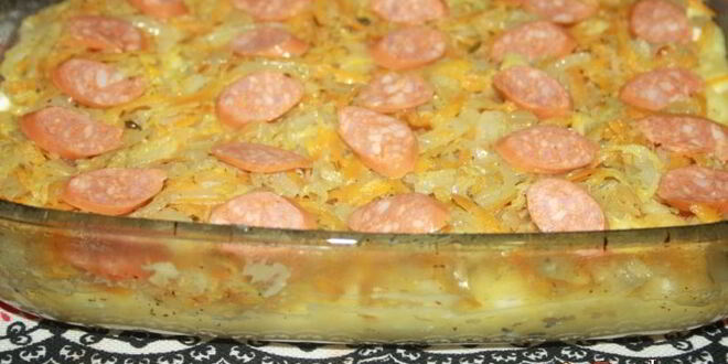 Рецепт картофельной запеканки с говяжьим фаршем, пекинской капустой, кабачками и сыром сулугуни