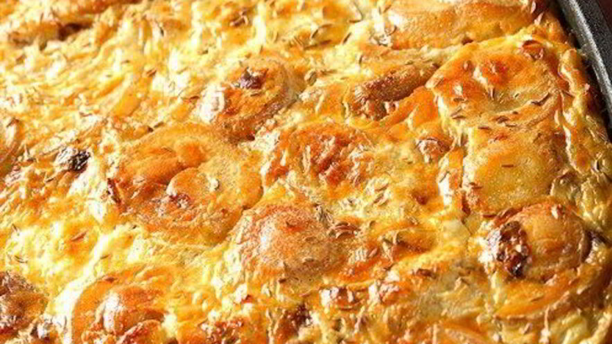 Рецепт картофельной запеканки с соленым огурцом