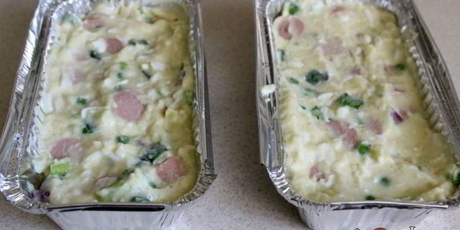 Рецепт картофельной запеканки с сосисками и зеленым горошком
