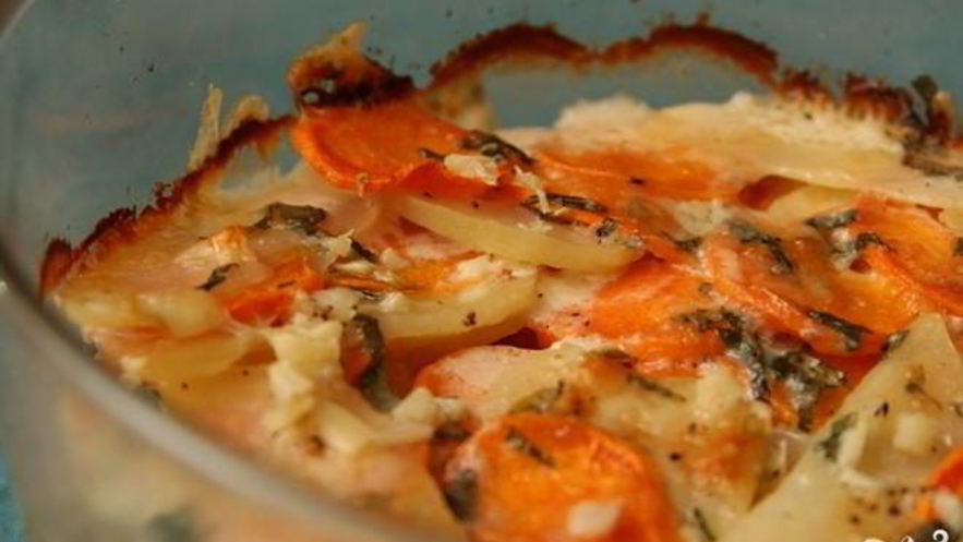Рецепт картофельной запеканки с сырным соусом
