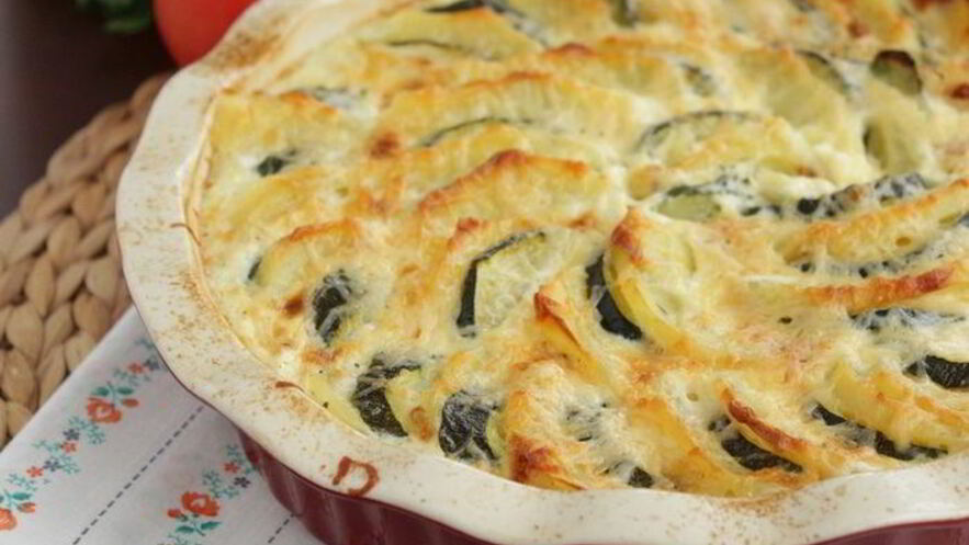 Рецепт картофельно-кабачковой запеканка под сливочным соусом