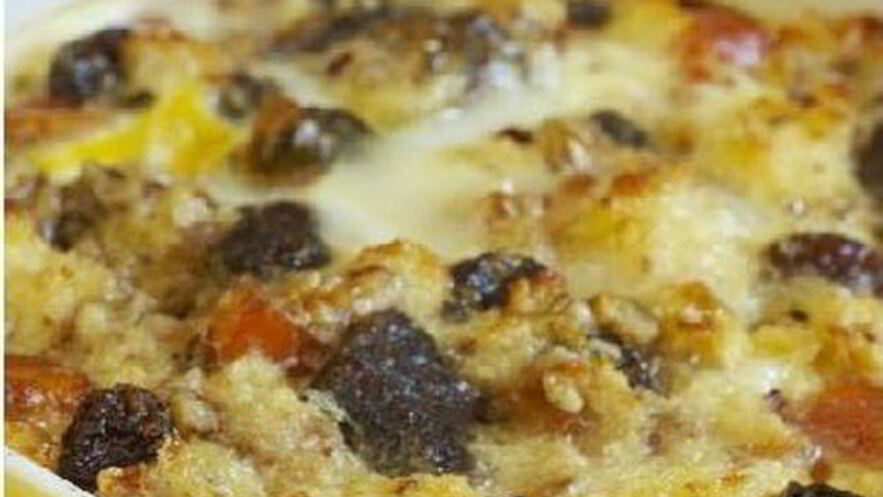 Рецепт мясной запеканки с сухофруктами