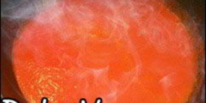 Рецепт острой картофельной запеканки с курицей, сосисками и перцем чили