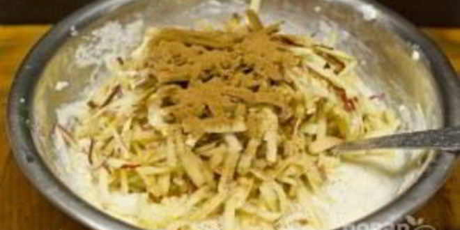 Рецепт творожно-яблочной запеканка с ароматом корицы