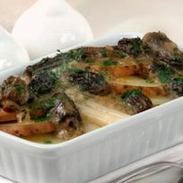 Запеканка из белой спаржи, картофеля и сморчков