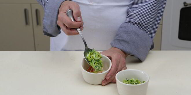 Рецепт запеканки из крабовых палочек и лука-порея