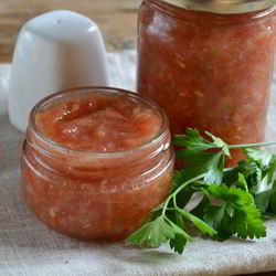 Рецепт Аджики с хреном сырая