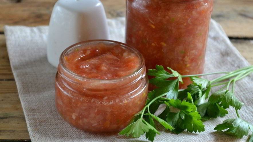 Рецепт аджики с хреном сырая