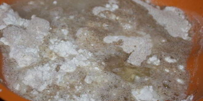 Рецепт ароматного хлеба с цельнозерновой мукой и сухой кавказской аджикой ночного брожения