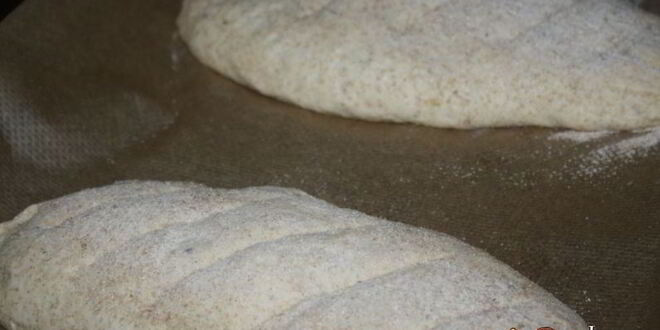 Рецепт ароматного хлеба с цельнозерновой мукой и сухой кавказской аджикой ночного брожения