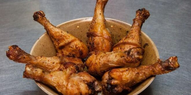 Рецепт куриных голеней с аджикой в слоеном тесте