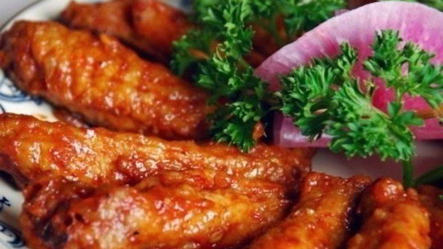 Рецепт куриных крылышек с аджикой в мультиварке