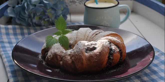 Рецепт булочек-веночков с джемом