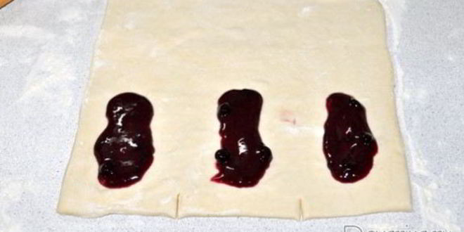 Рецепт полосок с джемом из слоеного теста