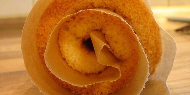 Рецепт рулета с рикоттой и смородиновым джемом