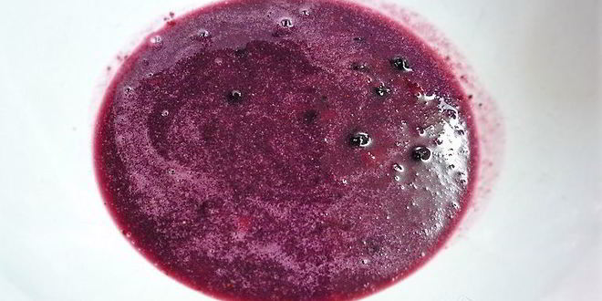 Рецепт шарлотта с ягодами и клубничным джемом