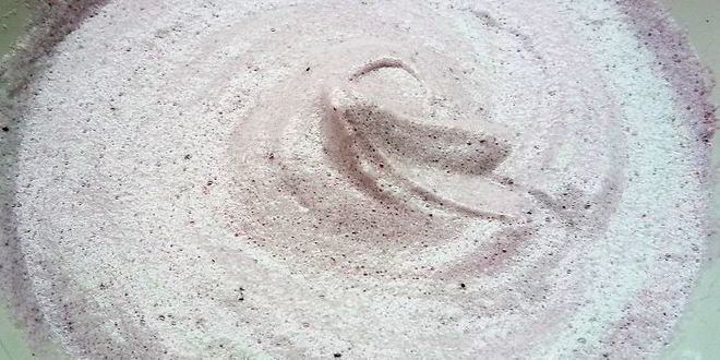 Рецепт шарлотта с ягодами и клубничным джемом