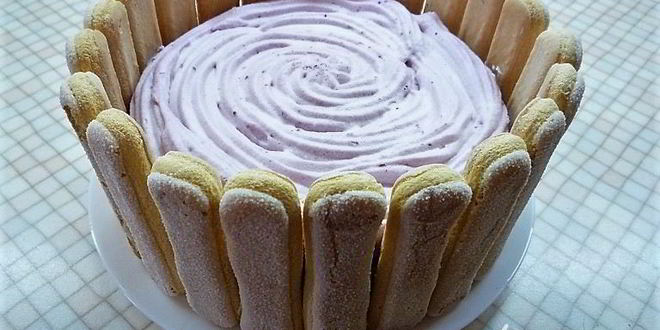 Рецепт шарлотта с ягодами и клубничным джемом