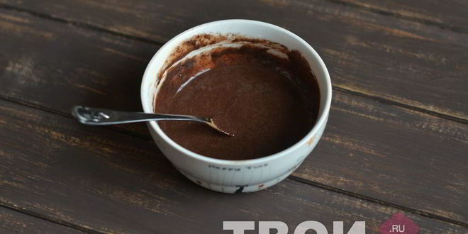 Рецепт шоколадного рулета с клюквенным джемом и шоколадным ганашем