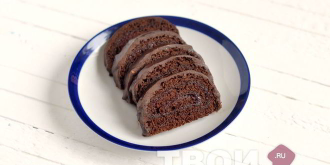 Рецепт шоколадного рулета с клюквенным джемом и шоколадным ганашем