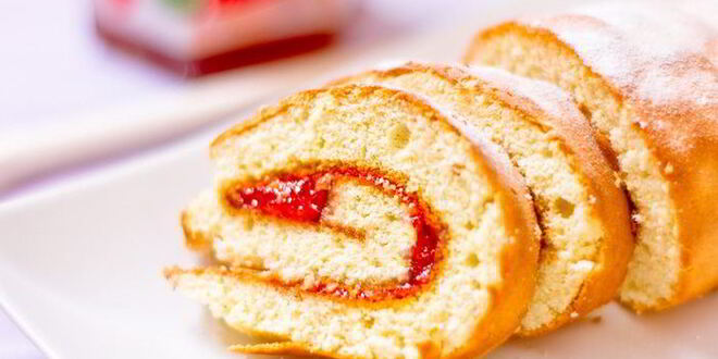 Рецепт швейцарского рулета с малиновым джемом
