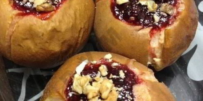 Рецепт запеченных яблок с орехами и джемом