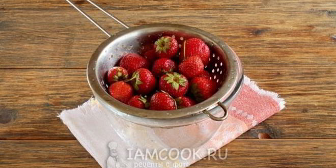 Рецепт клубничного компота с лимонной кислотой на зиму