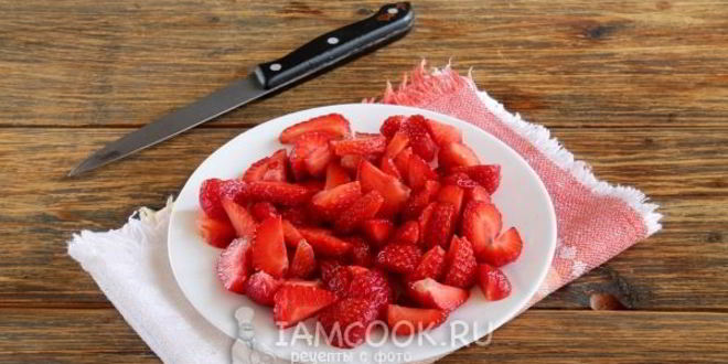 Рецепт клубничного компота с лимонной кислотой на зиму