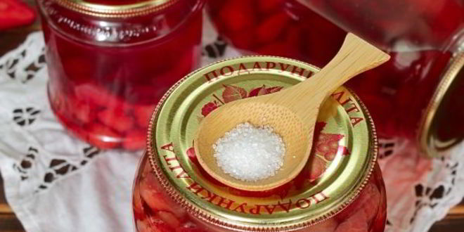 Рецепт клубничного компота с лимонной кислотой на зиму