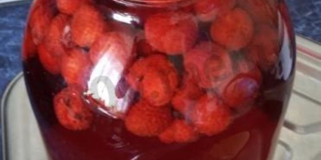 Рецепт компота из клубники на зиму