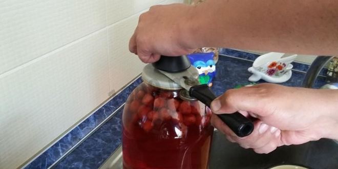 Рецепт компота из клубники на зиму