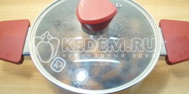 Рецепт компота из сушеных яблок с ягодами