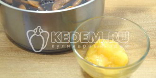 Рецепт компота из сушеных яблок с ягодами