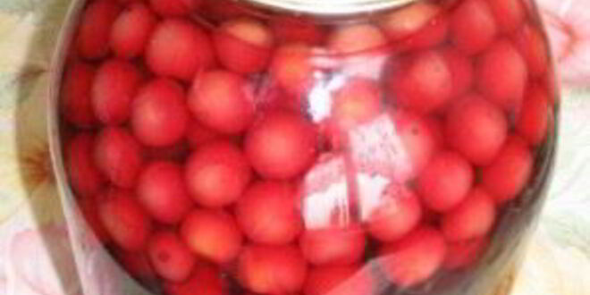 Рецепт компота из вишни с косточками на зиму