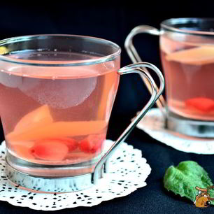 Рецепт Компота из яблок и кизила с мятой