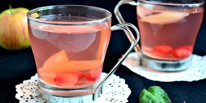 Рецепт компота из яблок и кизила с мятой