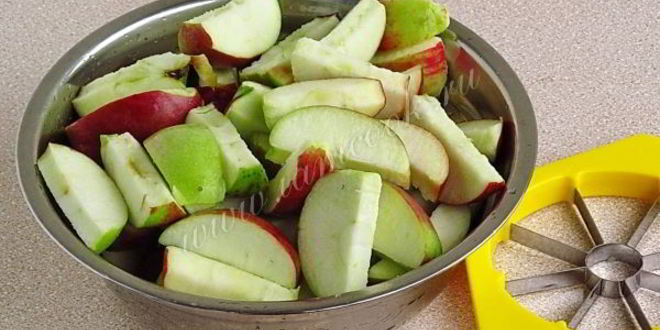 Рецепт компота из яблок и кизила