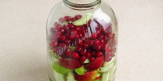 Рецепт компота из яблок и кизила