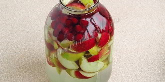 Рецепт компота из яблок и кизила
