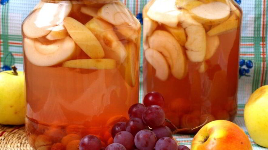 Рецепт компота из яблок с виноградом на зиму