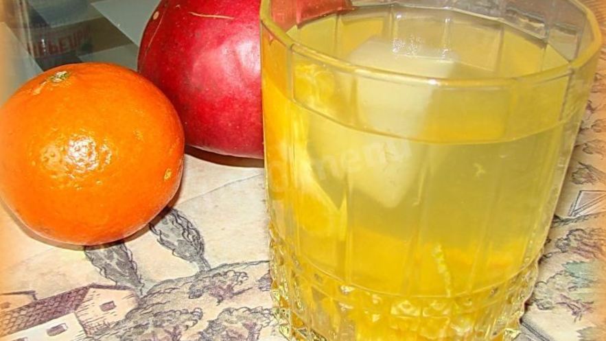 Рецепт мандаринового компота из мандарин и яблок на зиму