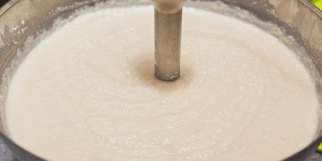 Рецепт миндального крема с вишневым компотом