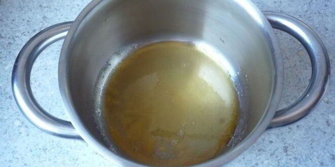 Рецепт миндальных блинчиков с компотом из ананаса, фиников и ванили