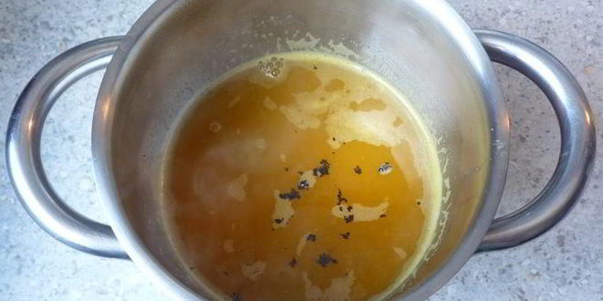 Рецепт миндальных блинчиков с компотом из ананаса, фиников и ванили